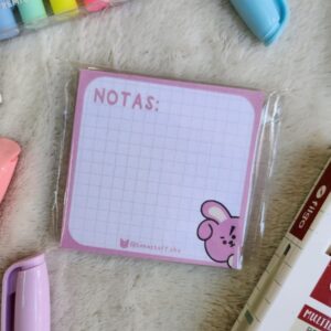 Block de notas cuadriculado de colores surtidos