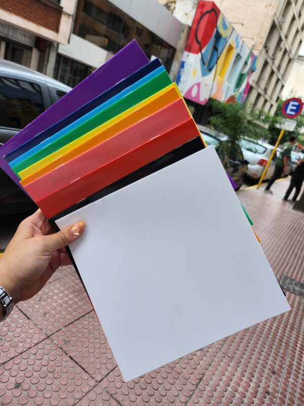 Block de hojas lisas + 12 lapices de colores + 1 lapíz de grafito con goma - Image 2