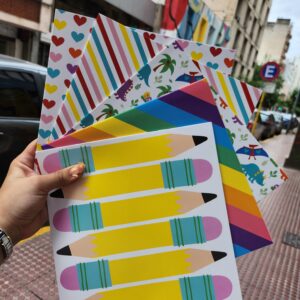 Block de hojas lisas + 12 lapices de colores + 1 lapíz de grafito con goma