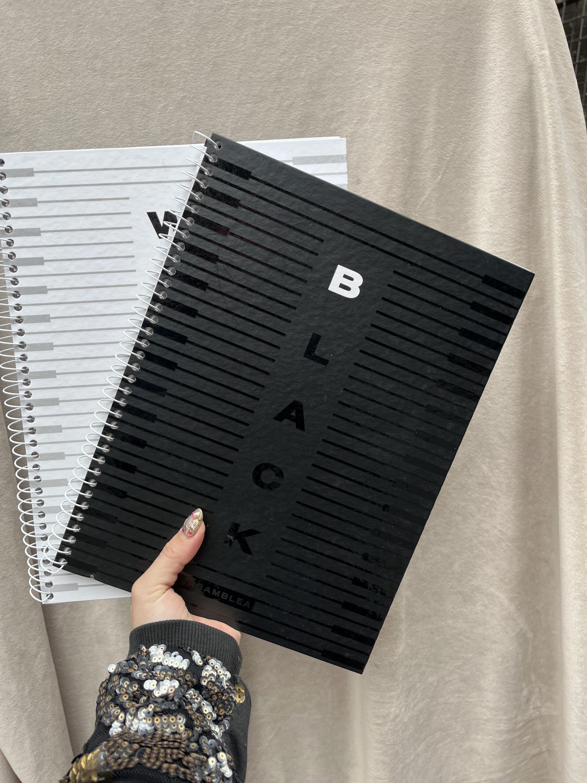 CUADERNO A4 TAPA DURA - Imagen 4